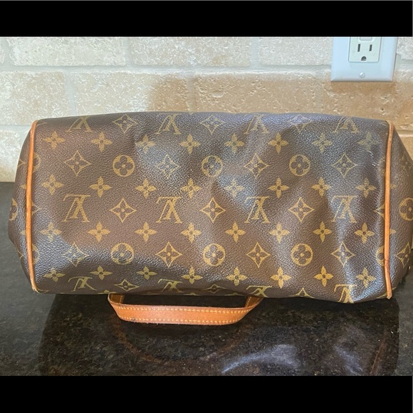 Louis Vuitton Montorgueil PM Monogram Purse - Picture 7 of 16